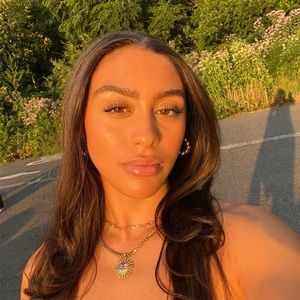 Meet your Posher, Bianca